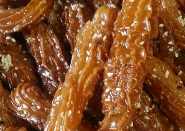 زلابية البنان. ولا أسهل منها والذ منها مكاش