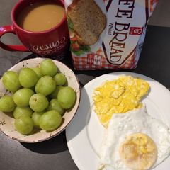 A picture of Bread and Egg Breaky.