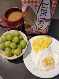 A picture of Bread and Egg Breaky.