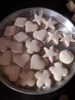 Una foto de Galletitas de limón sin tacc bañadas con glacé