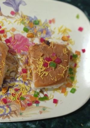 કચ્છની પ્રખ્યાત દાબેલી (Kutch Famous Dabeli Recipe In Gujarati) રેસીપી મુખ્ય ફોટો