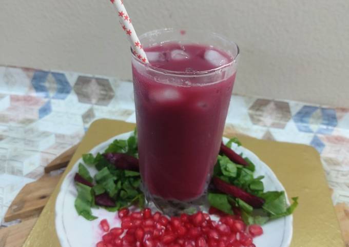 Pomegranate beetroot spinach juice Recipe by Nargis shaikh Shaukat Cookpad