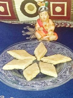 কাজু বরফি(Kaju barfi recipe in bengali) রেসিপির প্রধান ছবি