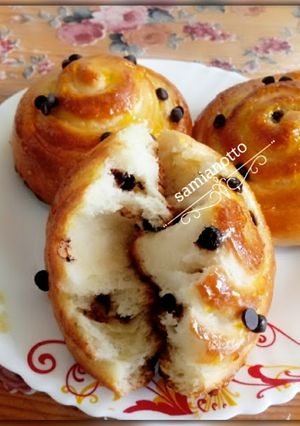 Une photo de Brioche à la crème pâtissière