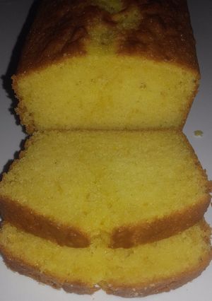 Una foto de Budín de limón con crema de leche