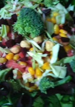 मटर का सलाद (Chikpea Salad recipe in hindi) रेसिपी मुख्य फोटो