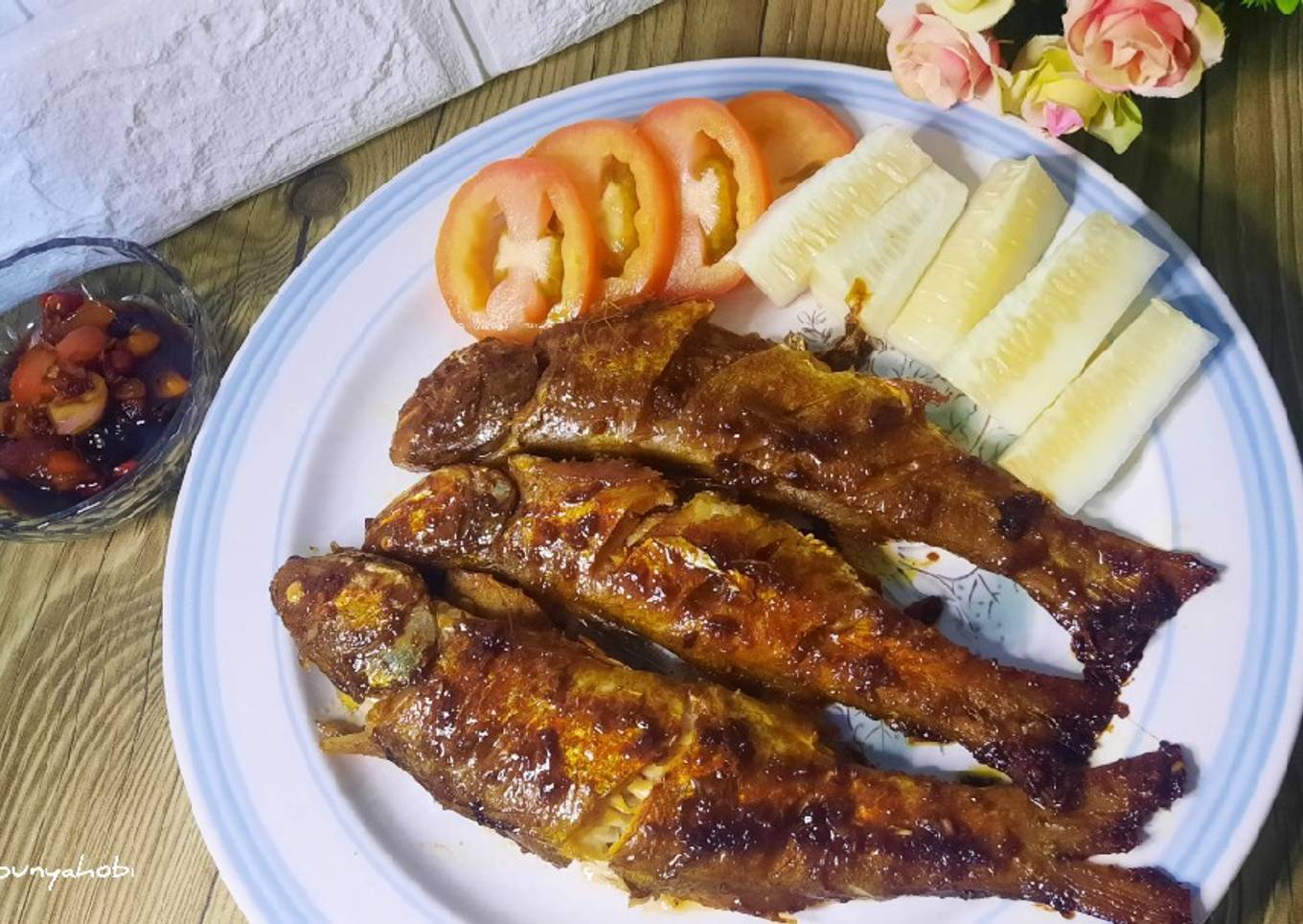 Ikan senangin bakar bumbu kuning