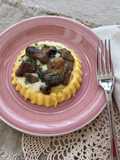Tortini di polenta con zola e funghi