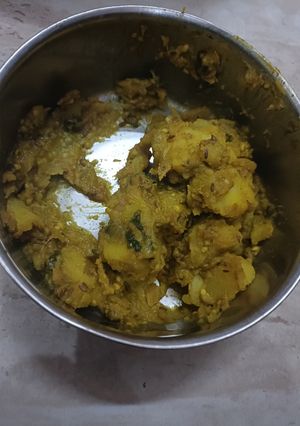बैंगन आलू की सब्जी(baingun aloo ki sabzi recipe in hindi) रेसिपी मुख्य फोटो