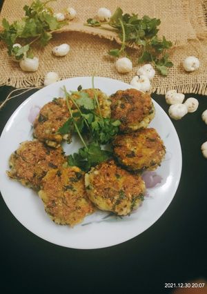 मक्खाना कटलेट (makhana cutlet recipe in Hindi) रेसिपी मुख्य फोटो