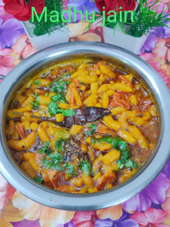 सेव टमाटर की सब्जी (Sev tamatar ki sabzi recipe in hindi) रेसिपी मुख्य फोटो