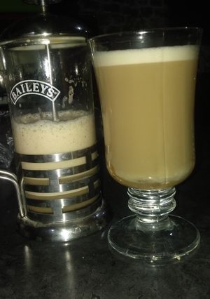 Una foto de Café con cajeta ☕