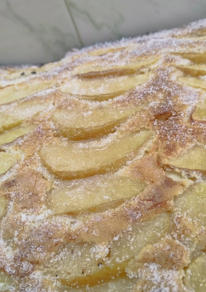 Una foto de Torta de manzana 🍎 rápida, fácil y riquísima 🔥