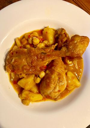 Una foto de Guiso de pollo, garbanzos y garam masala