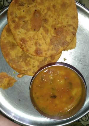 आलू टमाटर कचौड़ी के साथ (aloo tamatar kachodi ke sathe recipe in Hindi) रेसिपी मुख्य फोटो