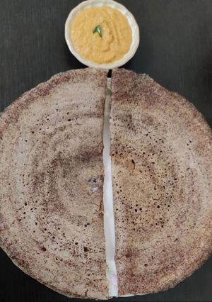 A picture of Ragi dosa.