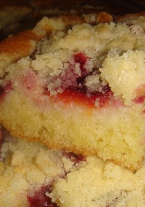 Una foto de Torta de ciruelas frescas con crumble