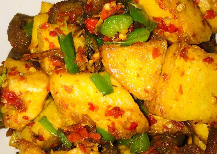 Simple Way to Prepare Appetizing Title:yam &amp;ponmo pepper mix | Simple Recipe For Collage Students