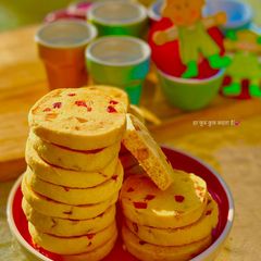 A picture of Tutti Frutti Biscuits.