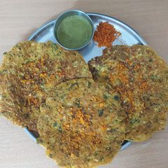 A picture of Cabbage pancakes.