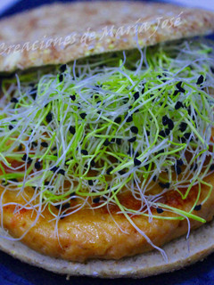 Foto principal de Hamburguesa de pescado con germinado de cebolla, en la monsieur cuisine