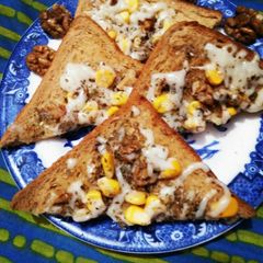 A picture of Walnut corn cheesy toast.