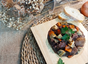 Foto principal de Boeuf Bourguignon (estofado a la borgoña) 🍲