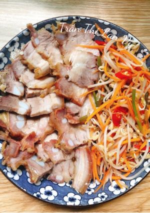 Hình của món Ba rọi kho mắm dừa.