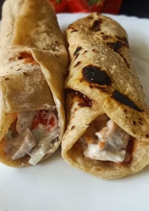 A picture of Simple Chicken Shawarma Rolls.
