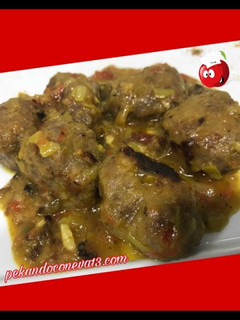 Una foto de Albóndigas en salsa de cerveza y curry
