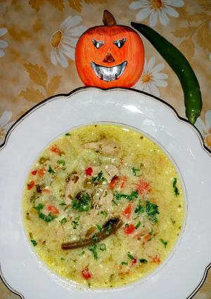 O poză a rețetei Borș de legume cu tăieței și cotlet de porc.