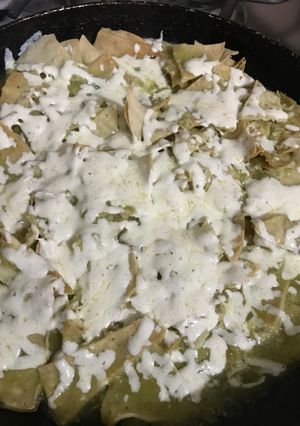 Una foto de Chilaquiles verdes😛