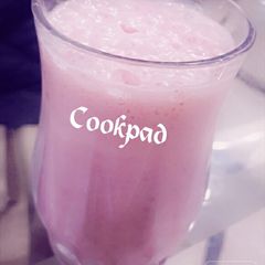 A picture of Strawberry Shake.
