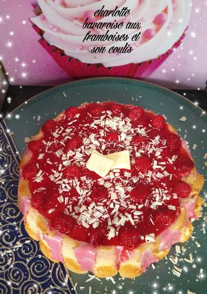Une photo de Charlotte bavaroise aux framboises et son coulis 😋#decembre
