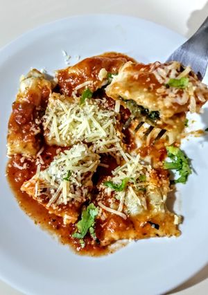 Una foto de Ravioles caseros de espinaca y ricota❣️