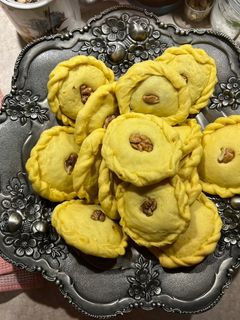 عکسی از دستور شیرینی کلمپه کرمان kolompe(dates pastry)