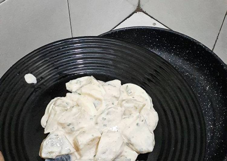 Diet friendly salad kentang dressing yoghurt