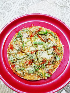 पिज़्ज़ा (pizza recipe in Hindi) रेसिपी मुख्य फोटो