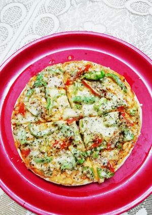 पिज़्ज़ा (pizza recipe in Hindi) रेसिपी मुख्य फोटो