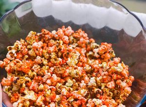 Una foto de Pochoclos como los del cine pero de colores🍿