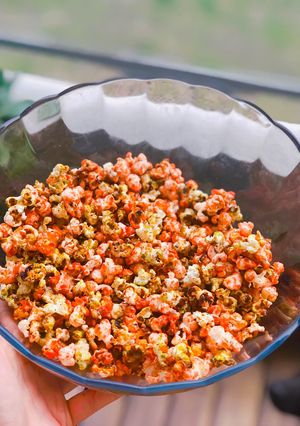 Una foto de Pochoclos como los del cine pero de colores🍿