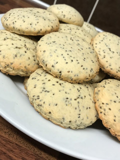 Una foto de Galletitas de limón y chía 🍋