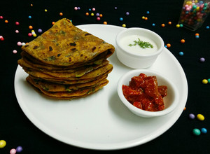 A picture of Methi Thepla.