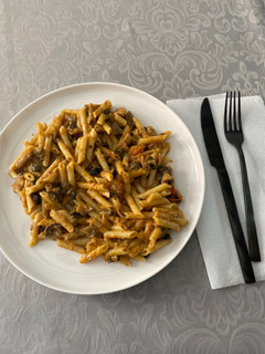 Una foto de Pasta con Salsa Mediterránea