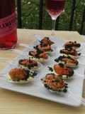 Mejillones con dos mayonesas y tierra de aceitunas negras