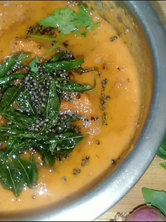 பூண்டு தக்காளி சட்னி(tomato garlic chutney recipe in tamil) செய்முறை முக்கிய புகைப்படம்