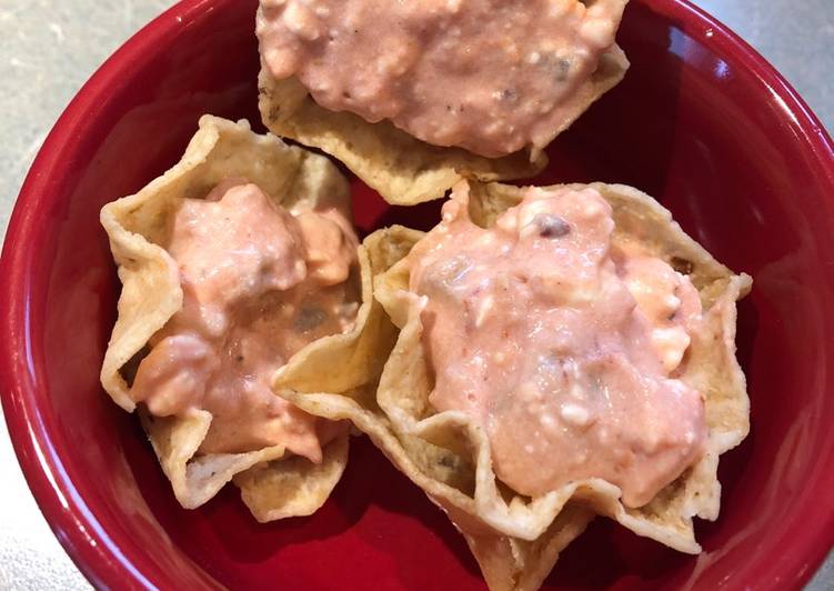 Steps to Make Homemade Creamy Salsa Dip