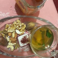 A picture of Green tea khawa for sore throat & cough.