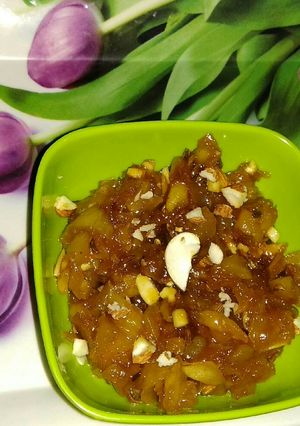 A picture of Green apple ki khatti mithi chutney.
