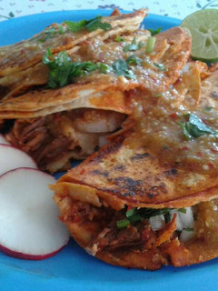 Una foto de Tacos de barbacoa "estilo Guadalajara" 😈